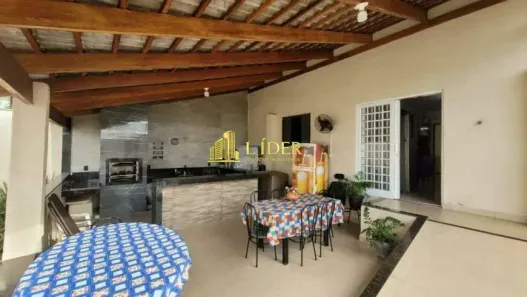 Casa com 3 Quartos à venda, 180m² no Presidente Roosevelt, Uberlândia