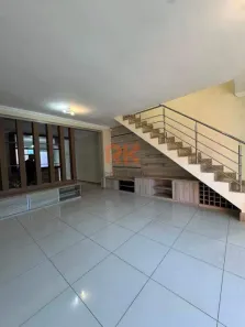 Casa com 3 Quartos para alugar, 241m² no Cabral, Contagem