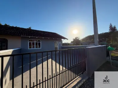 Casa com 2 Quartos para alugar, 50m² no Petrópolis, Joinville