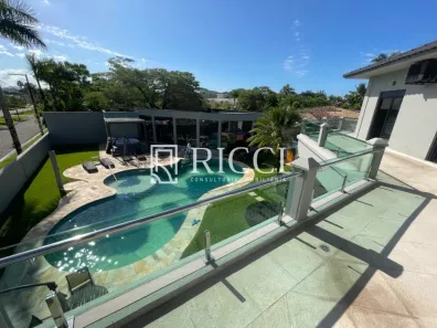 Sobrado com 5 Quartos à venda, 500m² no Jardim Acapulco, Guarujá