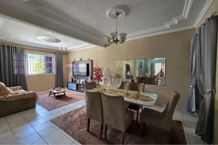 Casa com 6 Quartos à venda, 351m² no Adrianópolis, Manaus