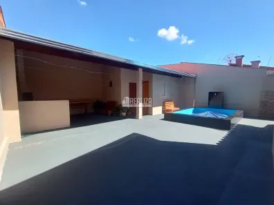Casa com 2 Quartos à venda, 107m² no Jardim Maracanã, Uberaba