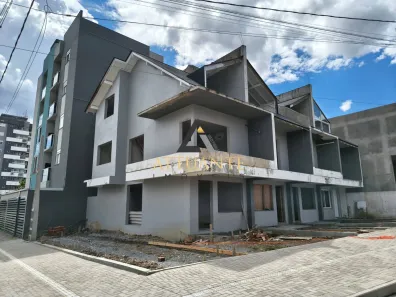 Sobrado com 3 Quartos à venda, 127m² no Planalto, Caxias do Sul