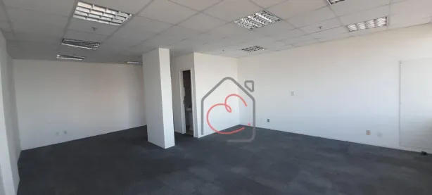 Sala Comercial à venda, 53m² no Imbetiba, Macaé