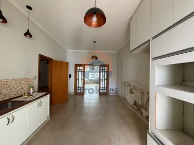 Imóvel Comercial com 3 Quartos para alugar, 197m² no Vila Vianelo, Jundiaí