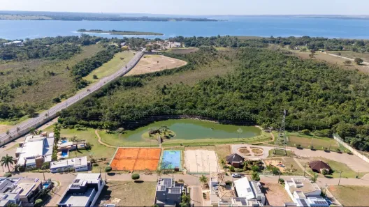 Lote/Terreno à venda, 450m² no Village do Lago, Três Lagoas