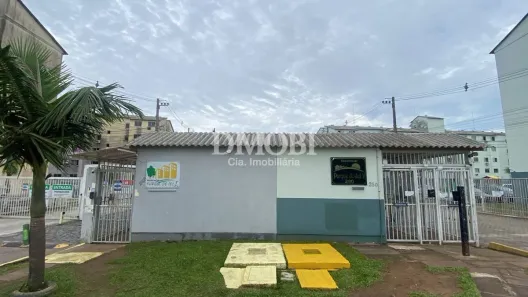 Apartamento com 2 Quartos para alugar, 42m² no Santa Fé, Gravataí