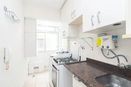 Apartamento com 2 Quartos para alugar, 50m² no Farroupilha, Porto Alegre