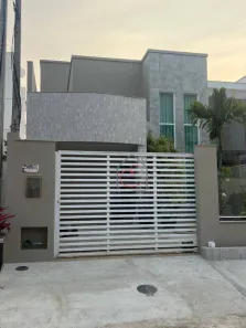Casa com 3 Quartos à venda, 222m² no Lagoa, Macaé