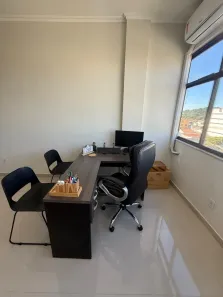 Sala Comercial para alugar, 26m² no Centro, Macaé