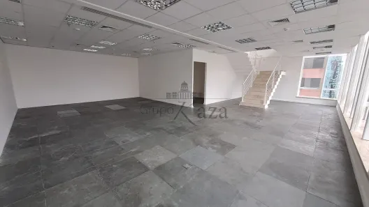Ponto Comercial com 10 Quartos para alugar, 824m² no Cidade Monções, São Paulo