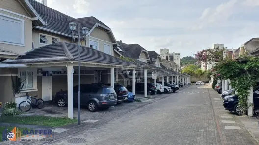Casa de Condomínio com 5 Quartos à venda, 375m² no Jardim Carvalho, Porto Alegre