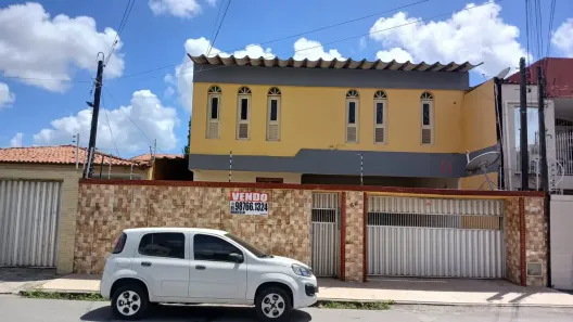 Sobrado com 5 Quartos à venda, 430m² no Amadeu Furtado, Fortaleza