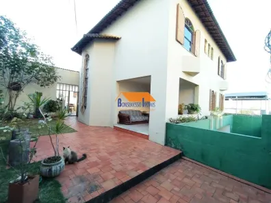 Casa com 6 Quartos à venda, 400m² no Cachoeirinha, Belo Horizonte