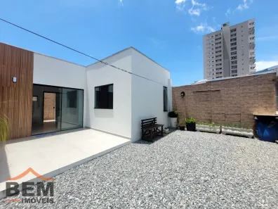 Casa com 1 Quarto para alugar, 60m² no Centro, Itajaí