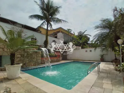 Sobrado com 4 Quartos à venda, 333m² no Massaguaçu, Caraguatatuba