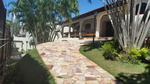 Casa com 4 Quartos à venda, 533m² no Jardim dos Estados, Campo Grande