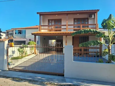 Casa com 3 Quartos à venda, 180m² no Rio Tavares, Florianópolis