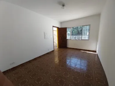 Sobrado com 2 Quartos para alugar, 250m² no Vila Dalila, São Paulo