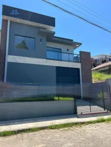 Casa com 3 Quartos à venda, 135m² no Forquilhas, São José