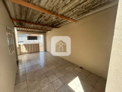 Casa com 3 Quartos para alugar, 89m² no Segismundo Pereira, Uberlândia