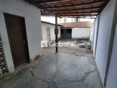 Casa com 6 Quartos à venda, 260m² no Edgar Pereira, Montes Claros