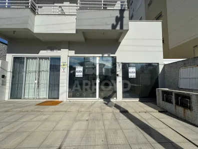 Sala Comercial para alugar, 60m² no Vila Moema, Tubarão
