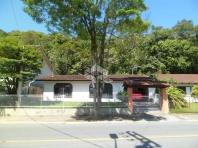 Casa com 3 Quartos à venda, 141m² no Glória, Joinville