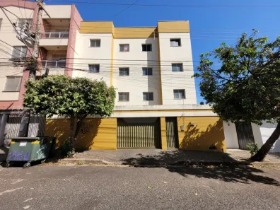 Apartamento com 2 Quartos para alugar, 62m² no Santa Mônica, Uberlândia