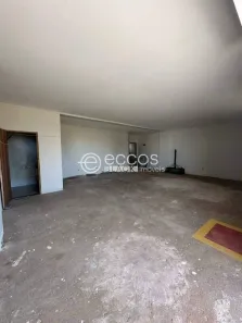Imóvel Comercial à venda, 74m² no Novo Mundo, Uberlândia