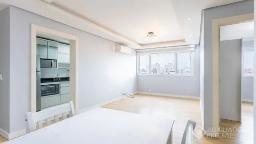 Apartamento com 2 Quartos à venda, 58m² no Passo da Areia, Porto Alegre