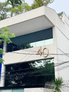 Prédio Comercial para alugar, 369m² no Humaitá, Rio de Janeiro