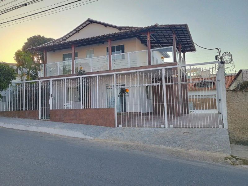 Casa com 7 quartos — Planalto, Belo Horizonte