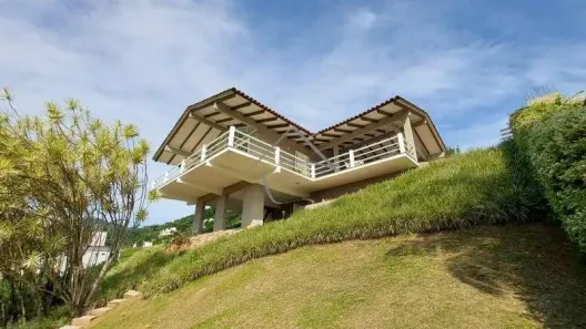 Casa com 2 Quartos para alugar, 304m² no Vila Nova, Jaraguá do Sul