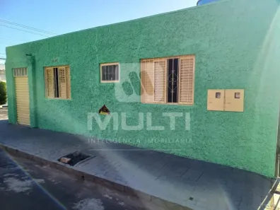 Casa com 7 Quartos para alugar, 200m² no Saraiva, Uberlândia