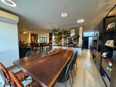 Casa com 3 Quartos à venda, 230m² no Jardim Karaíba, Uberlândia