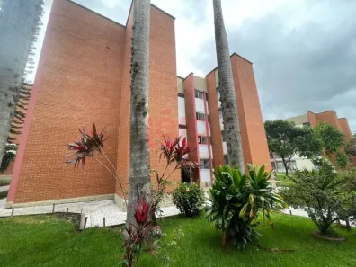 Apartamento com 3 Quartos para alugar, 87m² no Zona 07, Maringá