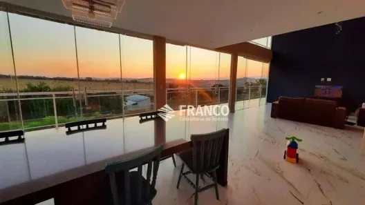 Sobrado com 3 Quartos à venda, 700m² no Granjas Rurais Reunidas São Judas Tadeu, Taubaté