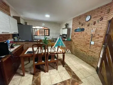 Sobrado com 3 Quartos à venda, 181m² no Jardim Teles de Menezes, Santo André