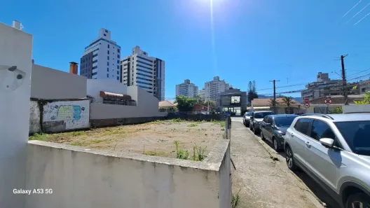Lote/Terreno à venda, 305m² no Trindade, Florianópolis