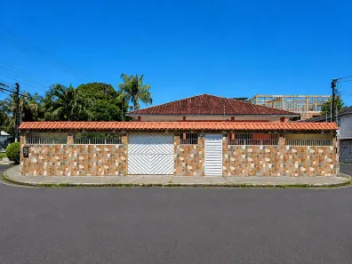 Casa com 4 Quartos à venda, 295m² no Planalto, Manaus