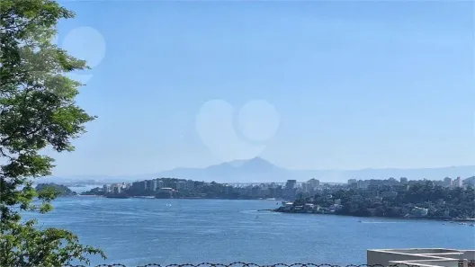 Casa de Condomínio com 4 Quartos à venda, 450m² no Charitas, Niterói