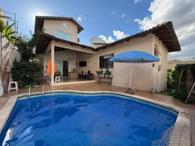 Casa de Condomínio com 3 Quartos à venda, 205m² no Loteamento Portal do Sol I, Goiânia