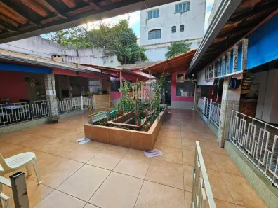 Casa com 3 Quartos à venda, 400m² no Copacabana, Belo Horizonte