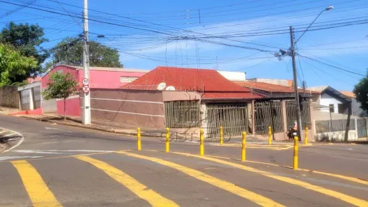 Imóvel Comercial com 3 Quartos à venda, 250m² no Conjunto Semiramis Barros Braga, Londrina