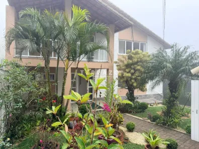 Casa de Condomínio com 5 Quartos à venda, 327m² no Carlos Guinle, Teresópolis
