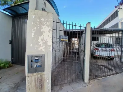 Casa com 2 Quartos para alugar, 131m² no Centro, Araraquara