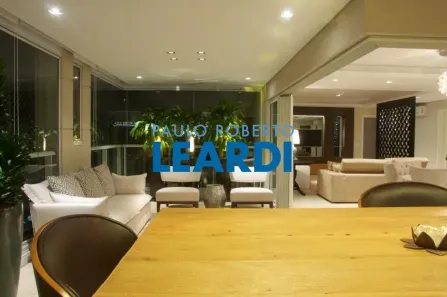 Apartamento com 3 Quartos para alugar, 234m² no Vila Nova Conceição, São Paulo