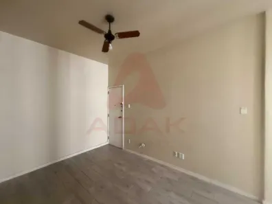 Apartamento com 2 Quartos à venda, 56m² no Copacabana, Rio de Janeiro