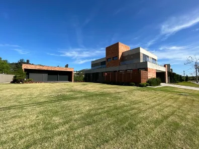 Casa de Condomínio com 4 Quartos à venda, 488m² no Vila Nova, Porto Alegre